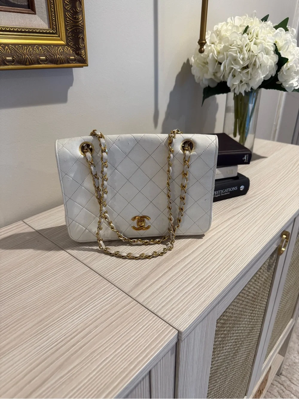 Chanel Vintage White Quilted Shoulder Bag -Gold Hardware - Entrupy Authenticated
